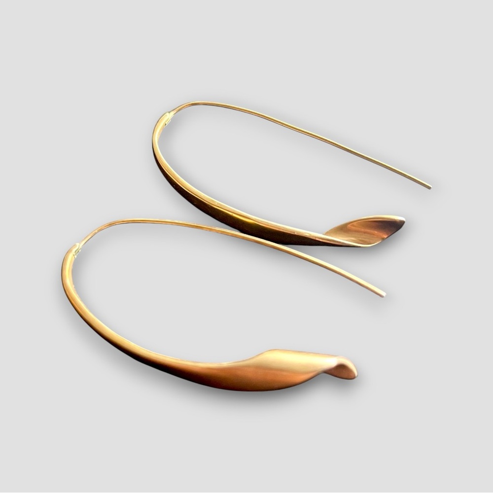 Sculptural Gold Earrings | Modern Art Design | 5.5 cm | Elegant & Minimalist